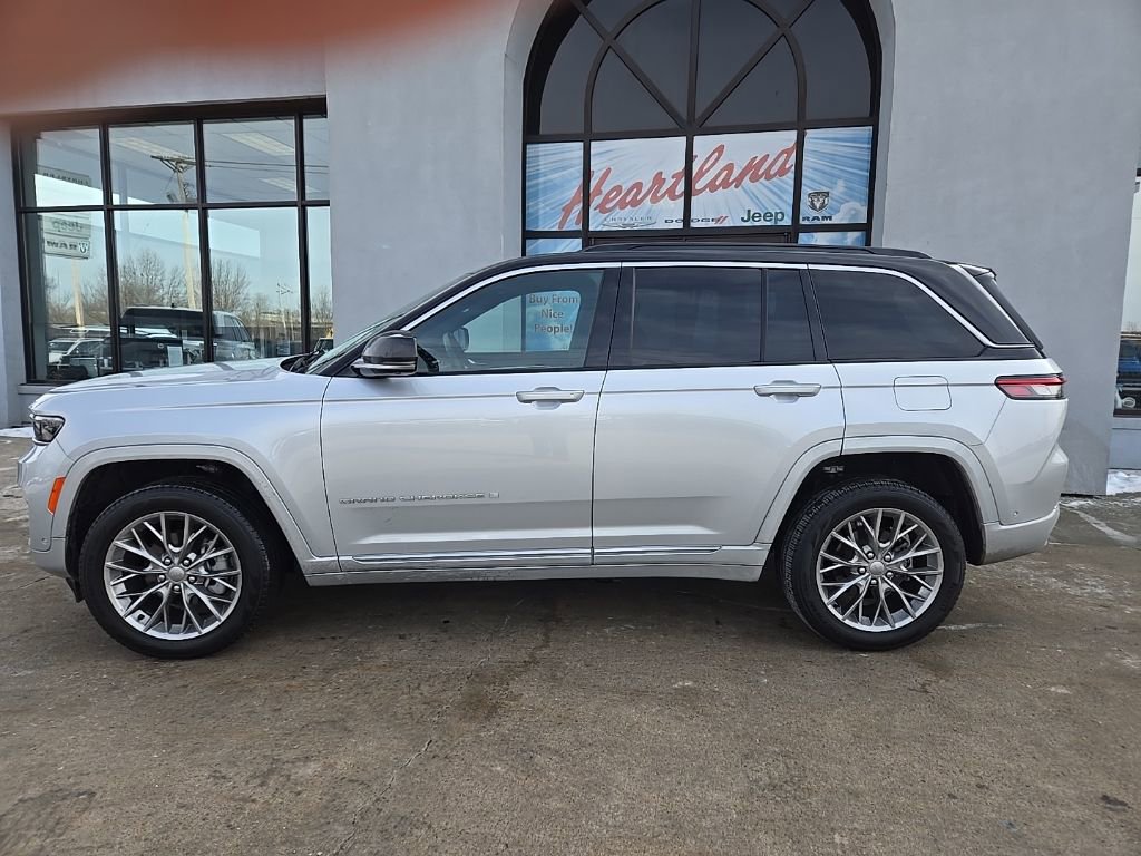 Used 2025 Jeep Grand Cherokee Summit image 5