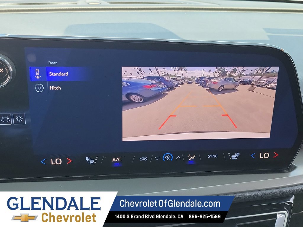 Used 2026 Chevrolet Traverse LT FWD image 19