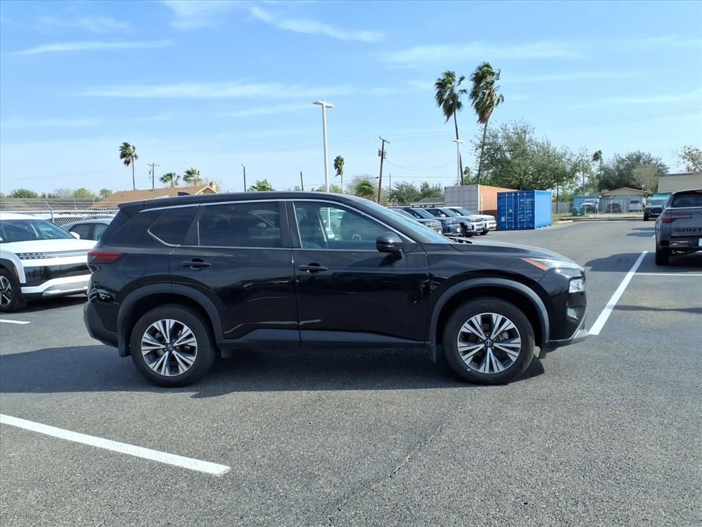 Used 2022 Nissan Rogue SV image 6