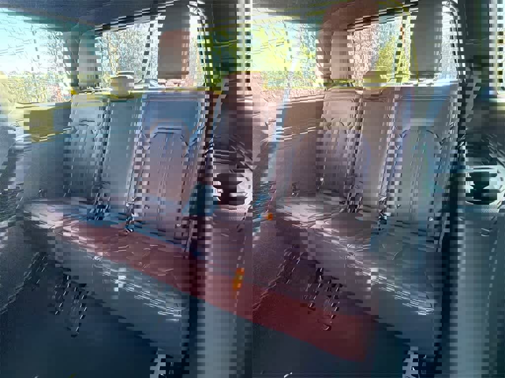 Used 2023 Ford Expedition Limited image 19