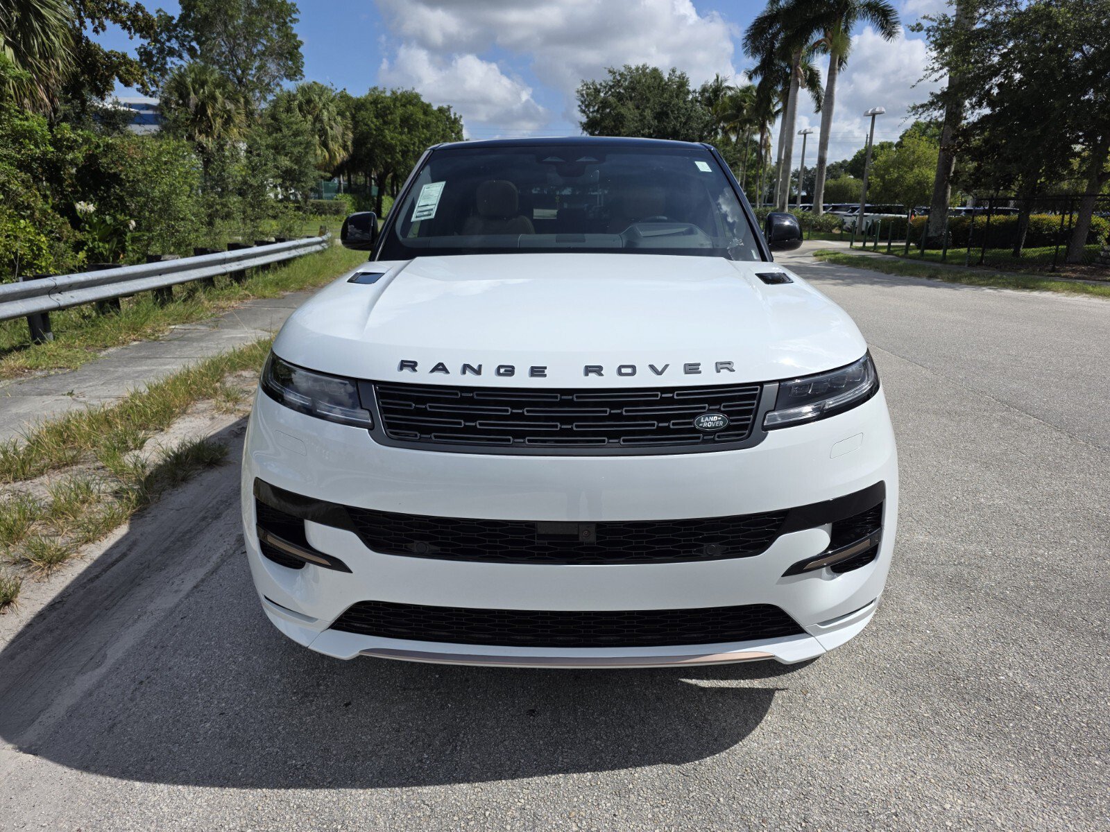 Used 2026 Land Rover Range Rover Sport Dynamic SE AWD/4WD image 8