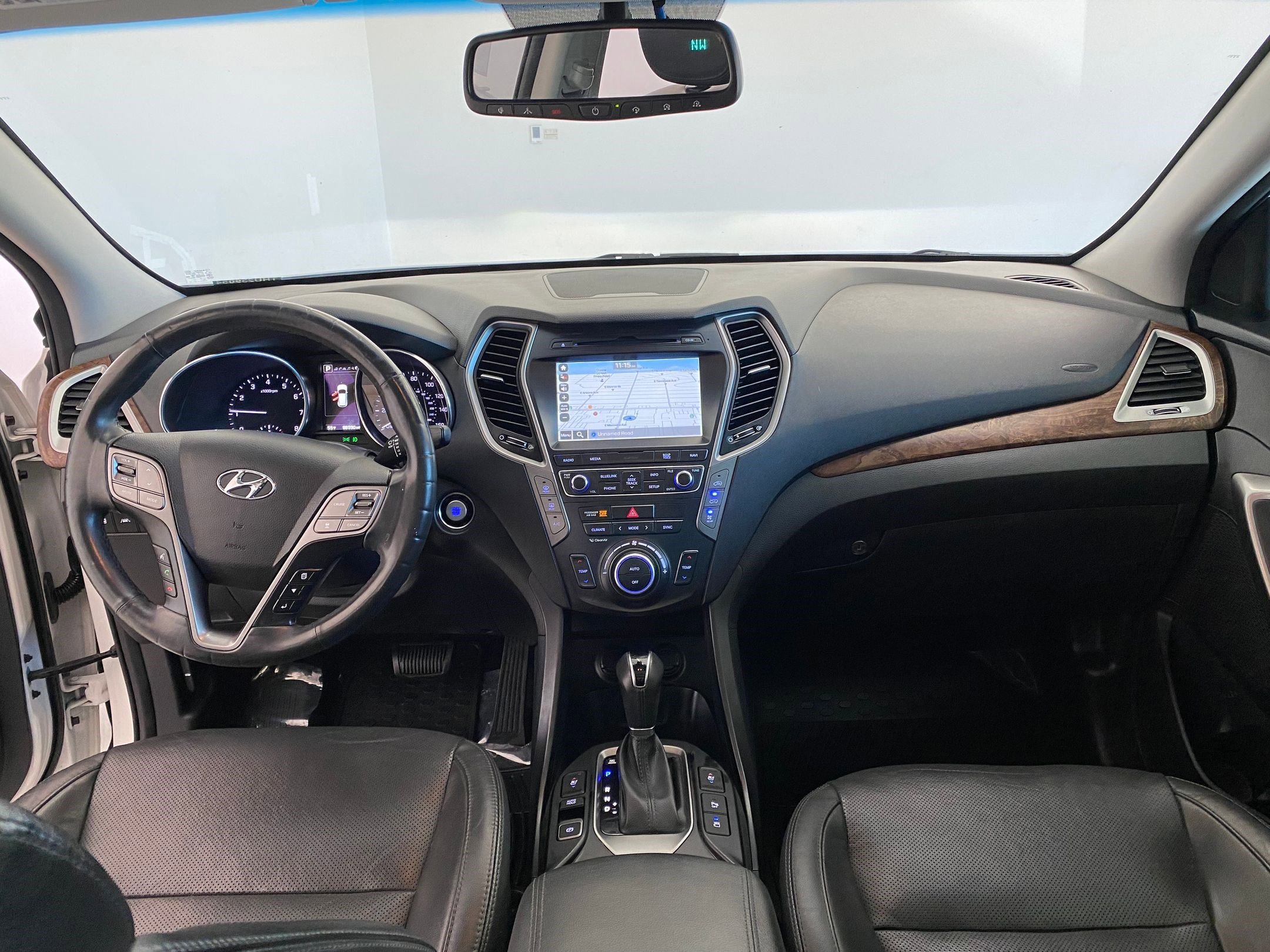 Used 2017 Hyundai Santa Fe Limited AWD/4WD image 15