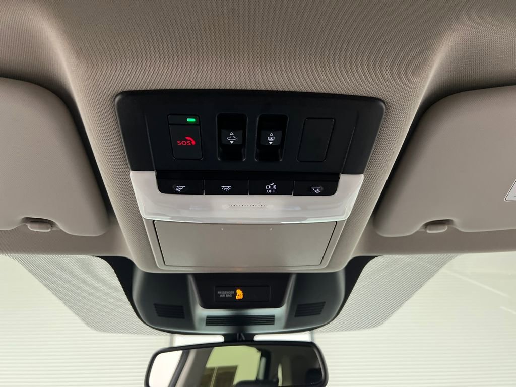 Used 2025 Nissan Rogue SL w/ Tech Package image 59