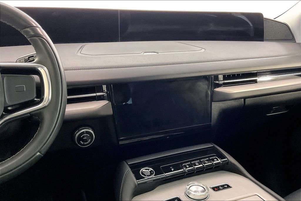 Used 2025 Lincoln Navigator Reserve AWD/4WD image 9