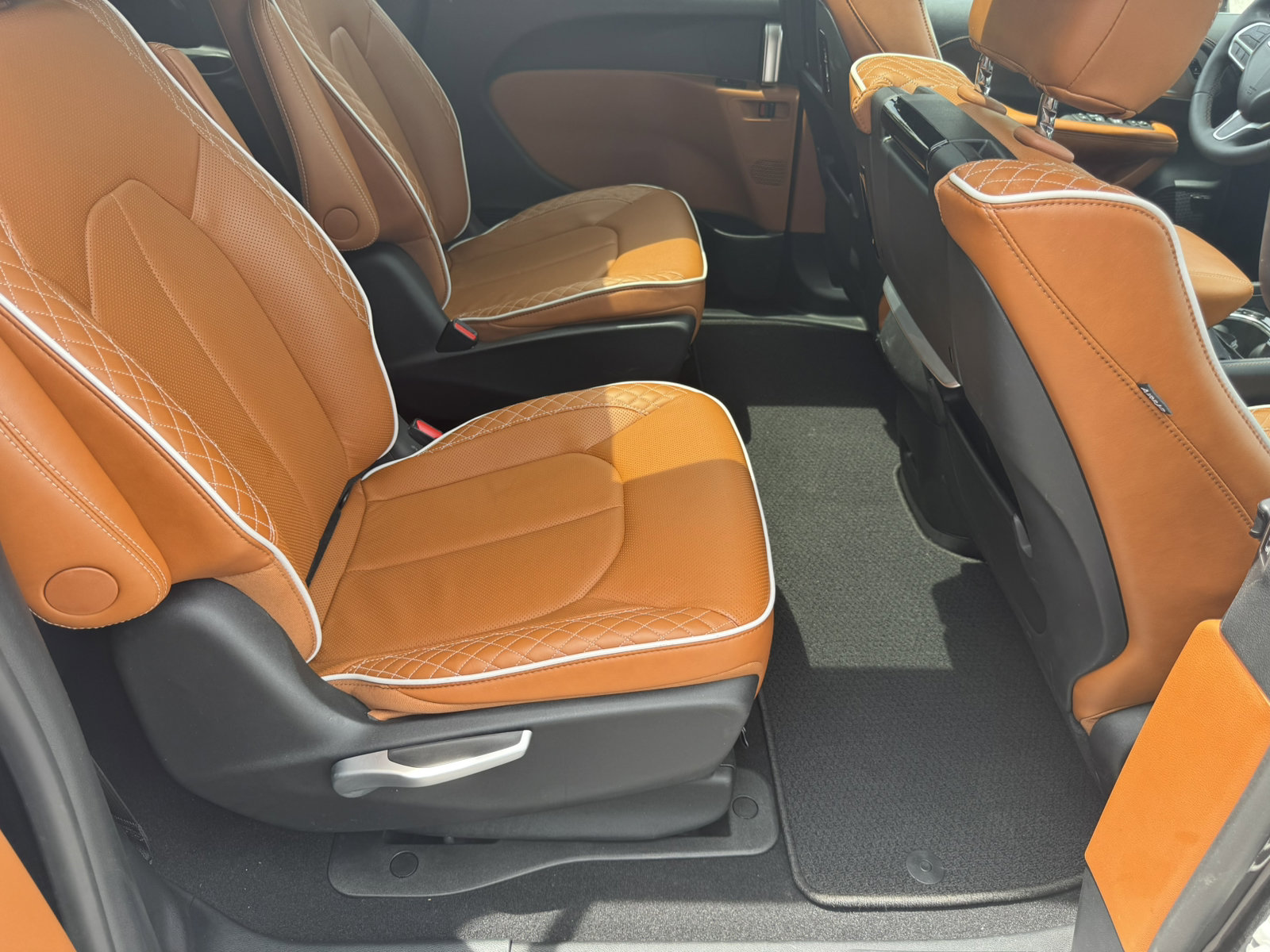 Used 2024 Chrysler Pacifica Pinnacle FWD image 20