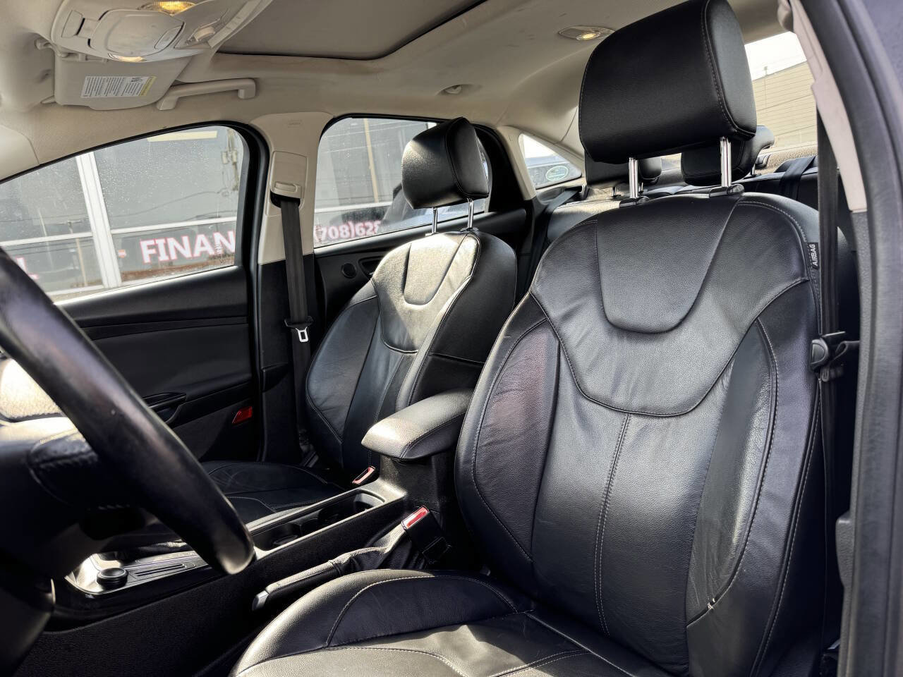 Used 2015 Ford Focus Titanium image 16