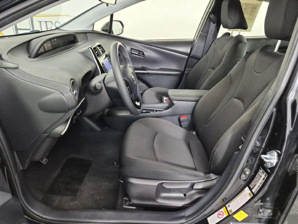 Used 2021 Toyota Prius LE FWD image 16
