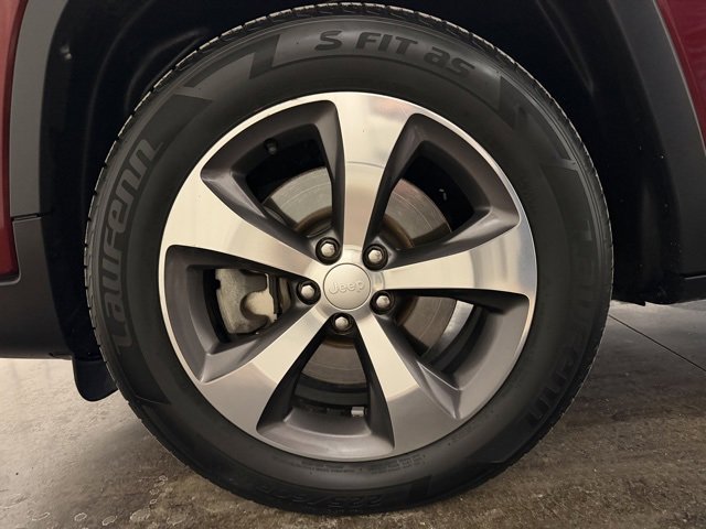 Used 2019 Jeep Cherokee Limited image 10