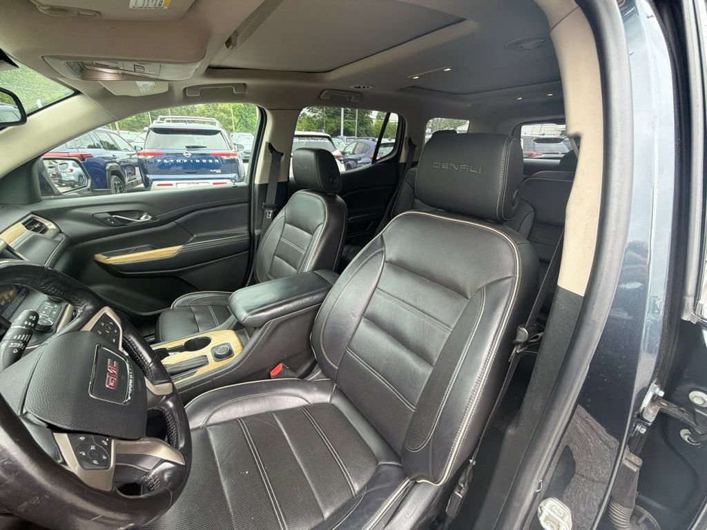 Used 2019 GMC Acadia Denali w/ Technology Package AWD/4WD image 15