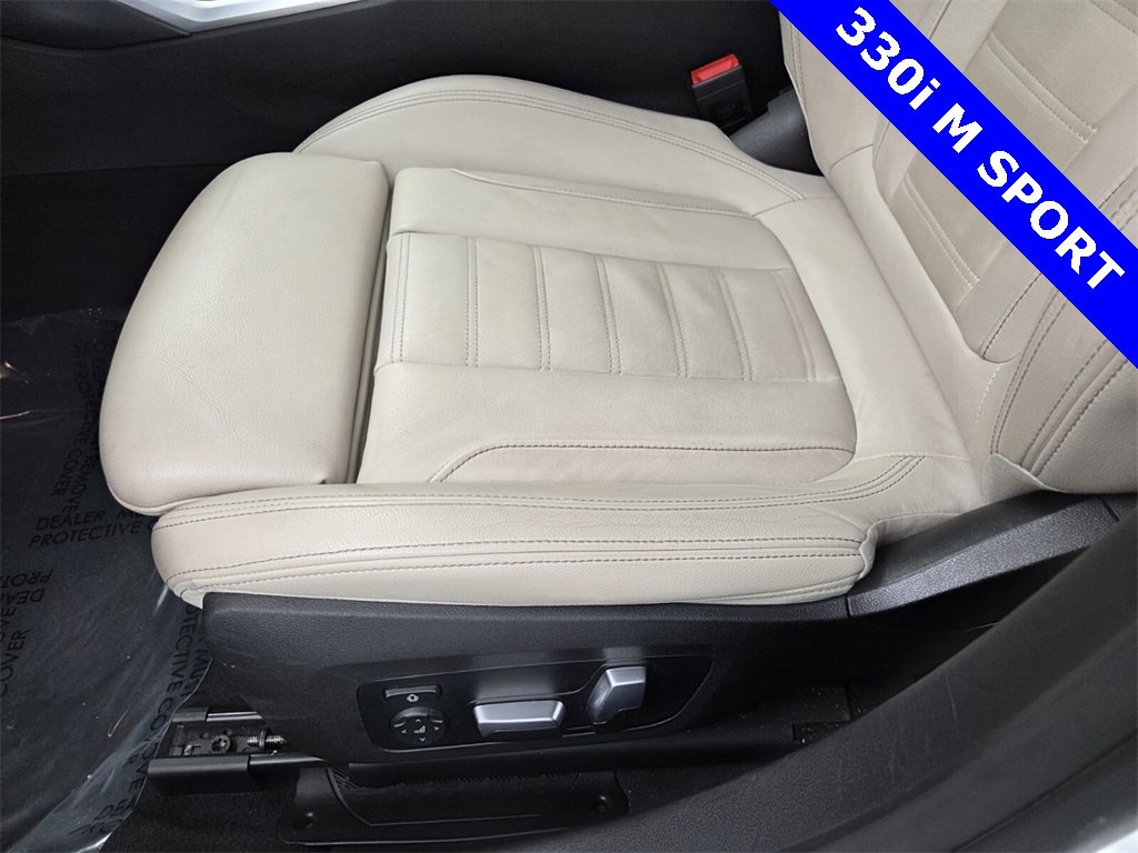Used 2021 BMW 330i Sedan w/ M Sport Package image 29