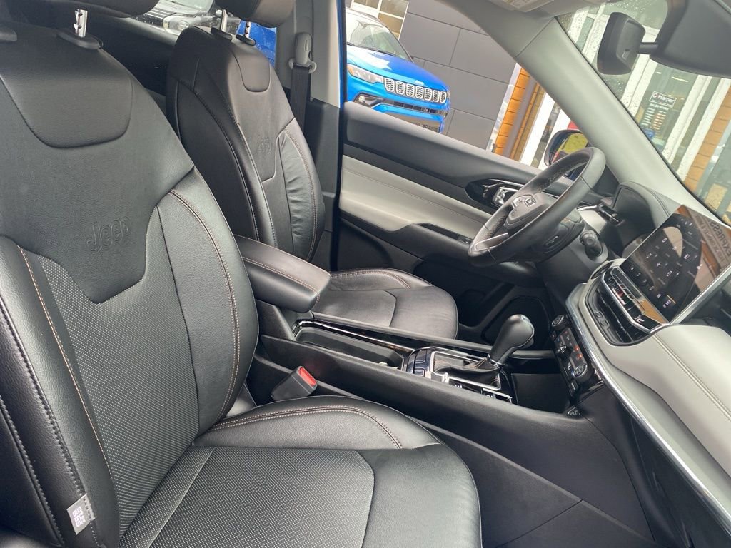 Used 2022 Jeep Compass Limited image 9