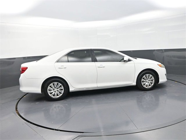Used 2012 Toyota Camry LE image 8