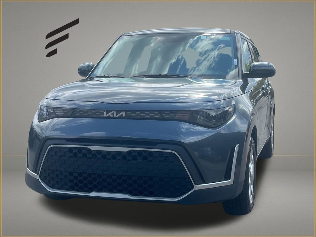 Used 2025 Kia Soul LX w/ LX Technology Package FWD image 1