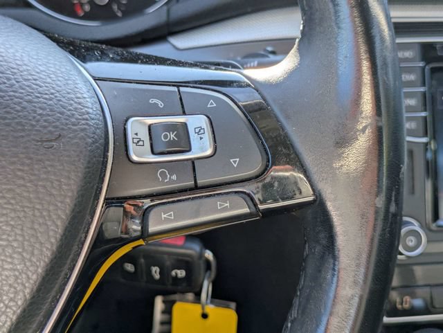 Used 2018 Volkswagen Passat 2.0T R-Line FWD image 25