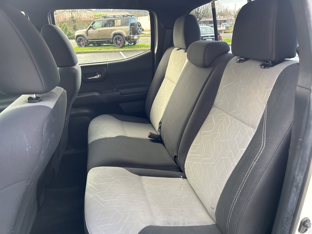 Used 2022 Toyota Tacoma TRD Off-Road image 10