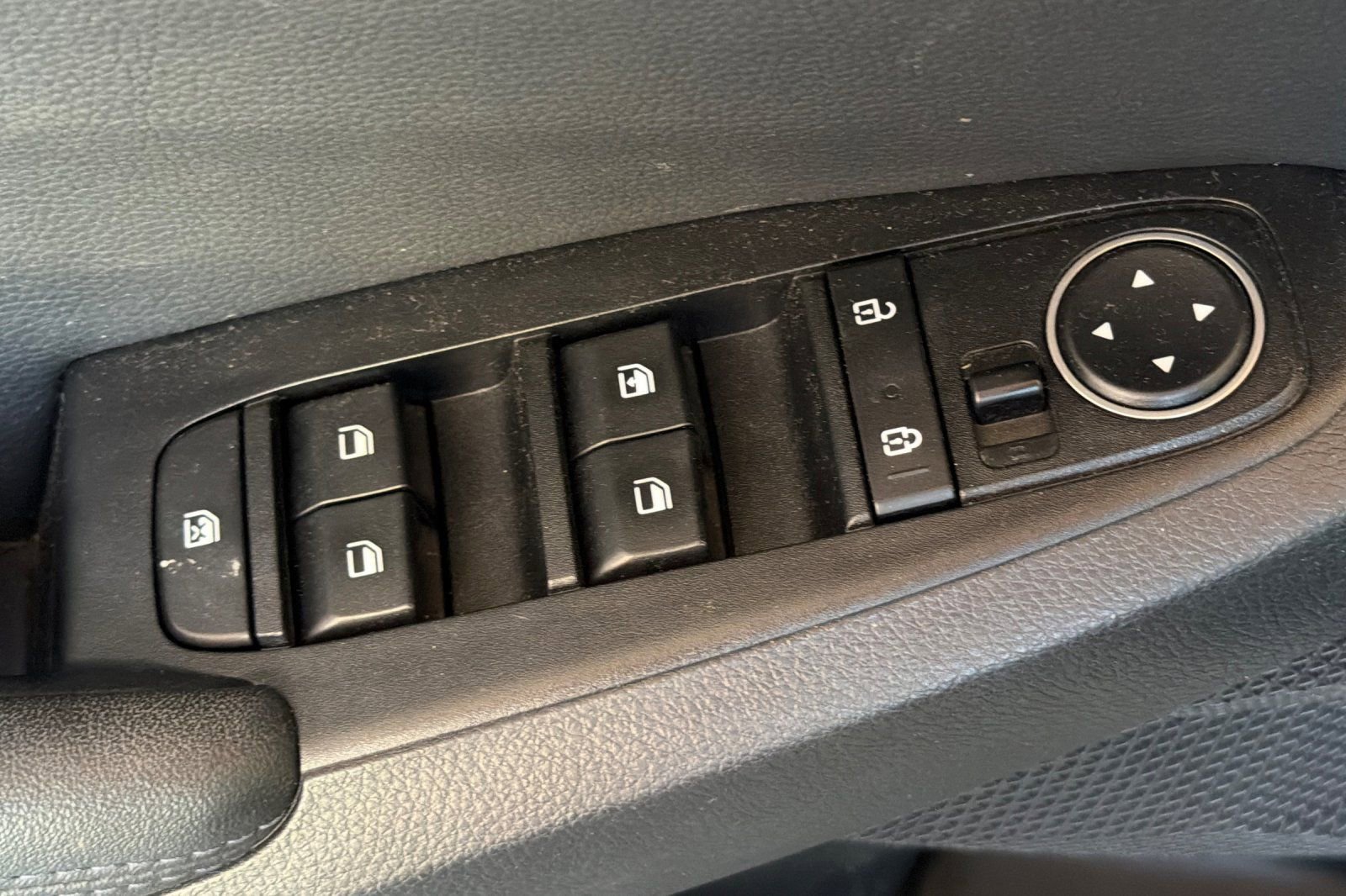 Used 2023 Kia Seltos S w/ Navigation Package AWD/4WD image 14