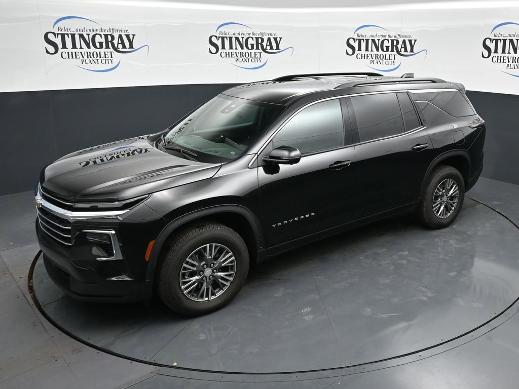 Used 2025 Chevrolet Traverse LT w/ Driver Confidence Package AWD/4WD image 11