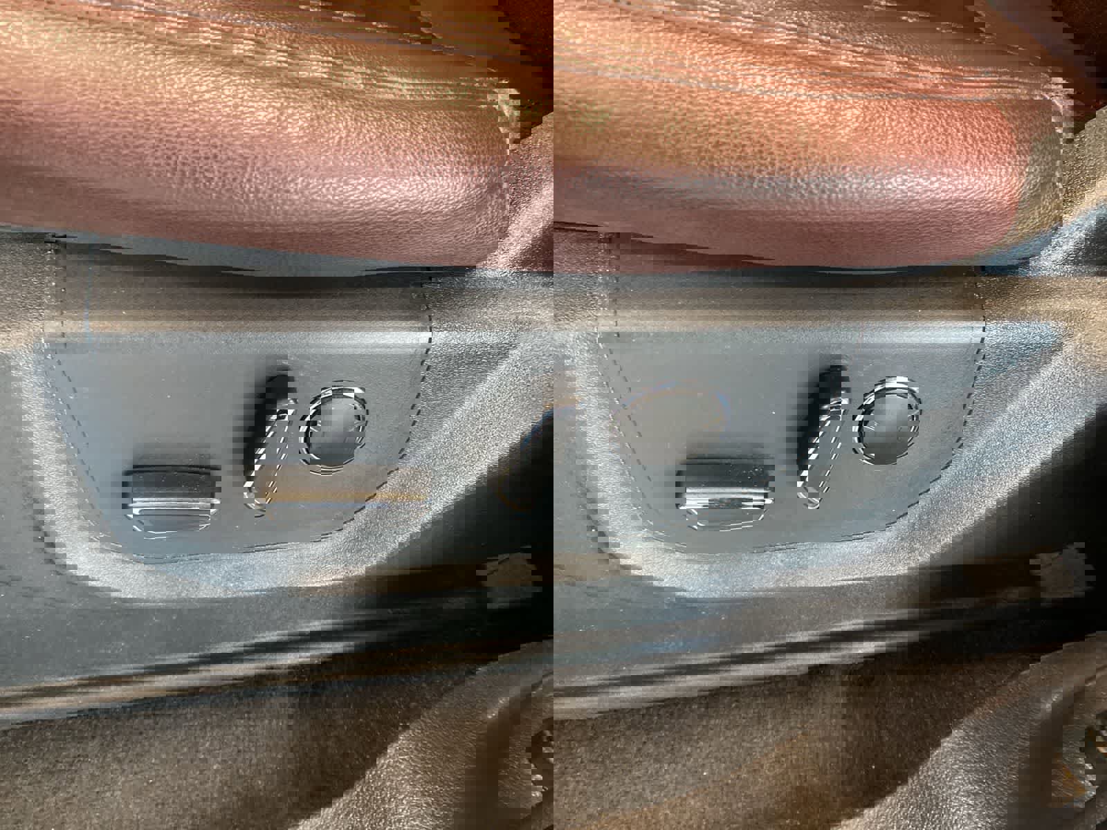 Certified 2022 Ford Expedition Limited image 16