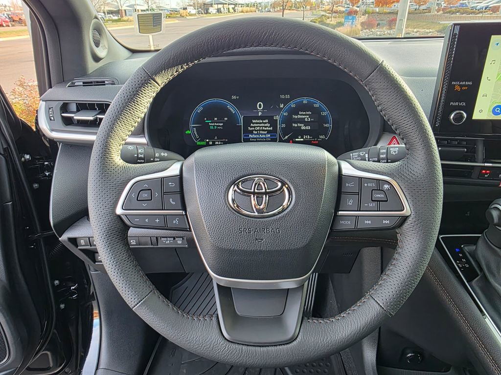 Used 2025 Toyota Sienna Platinum image 10