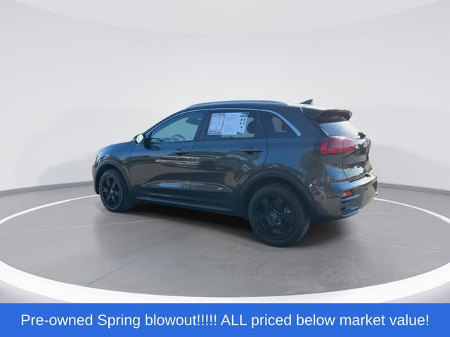 Used 2022 Kia Niro EX w/ Cold Weather Package FWD image 6