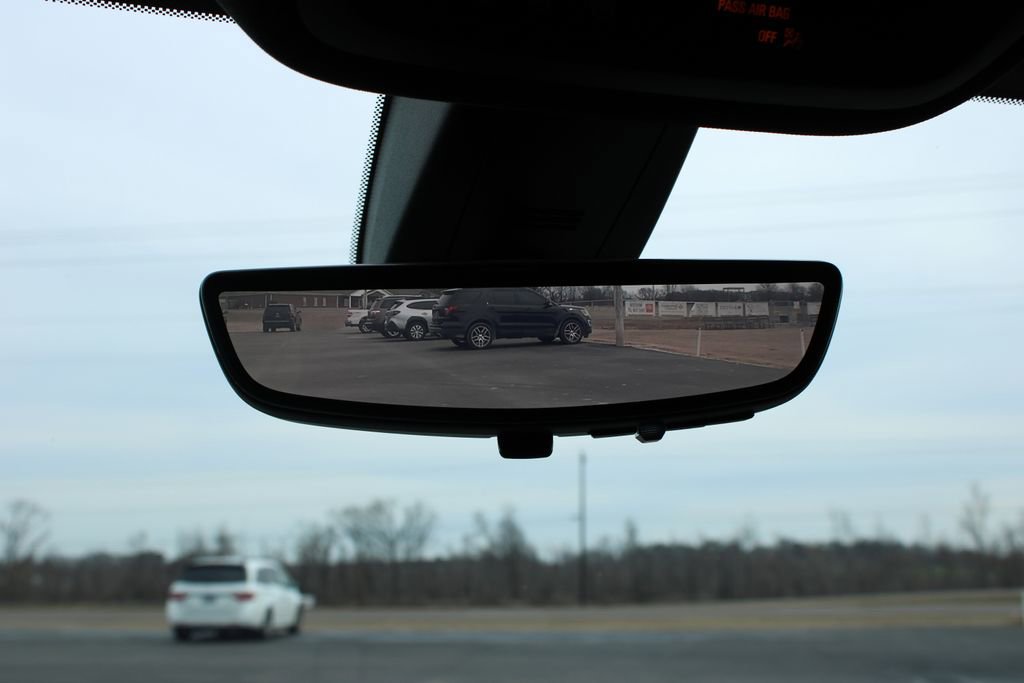 Used 2023 Chevrolet Traverse Premier image 58