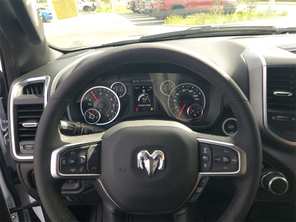 New 2025 RAM 1500 4x4 Crew Cab image 13