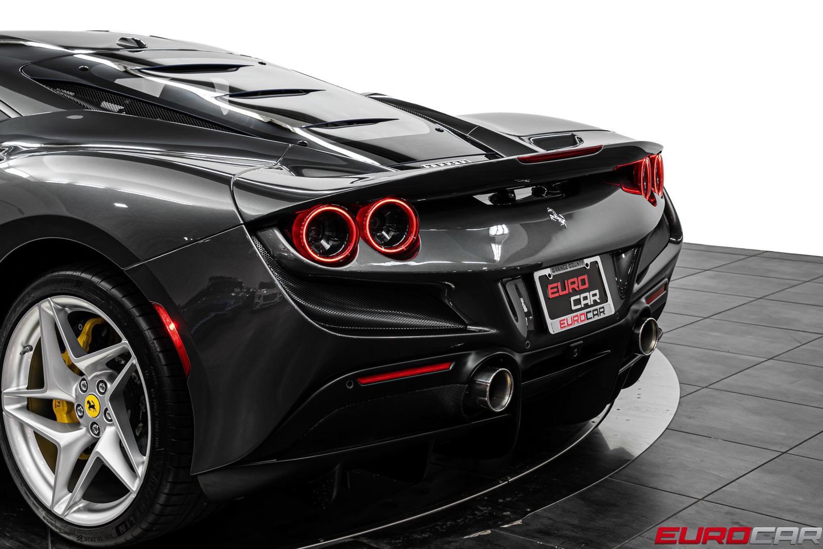 Used 2021 Ferrari F8 Tributo RWD image 19