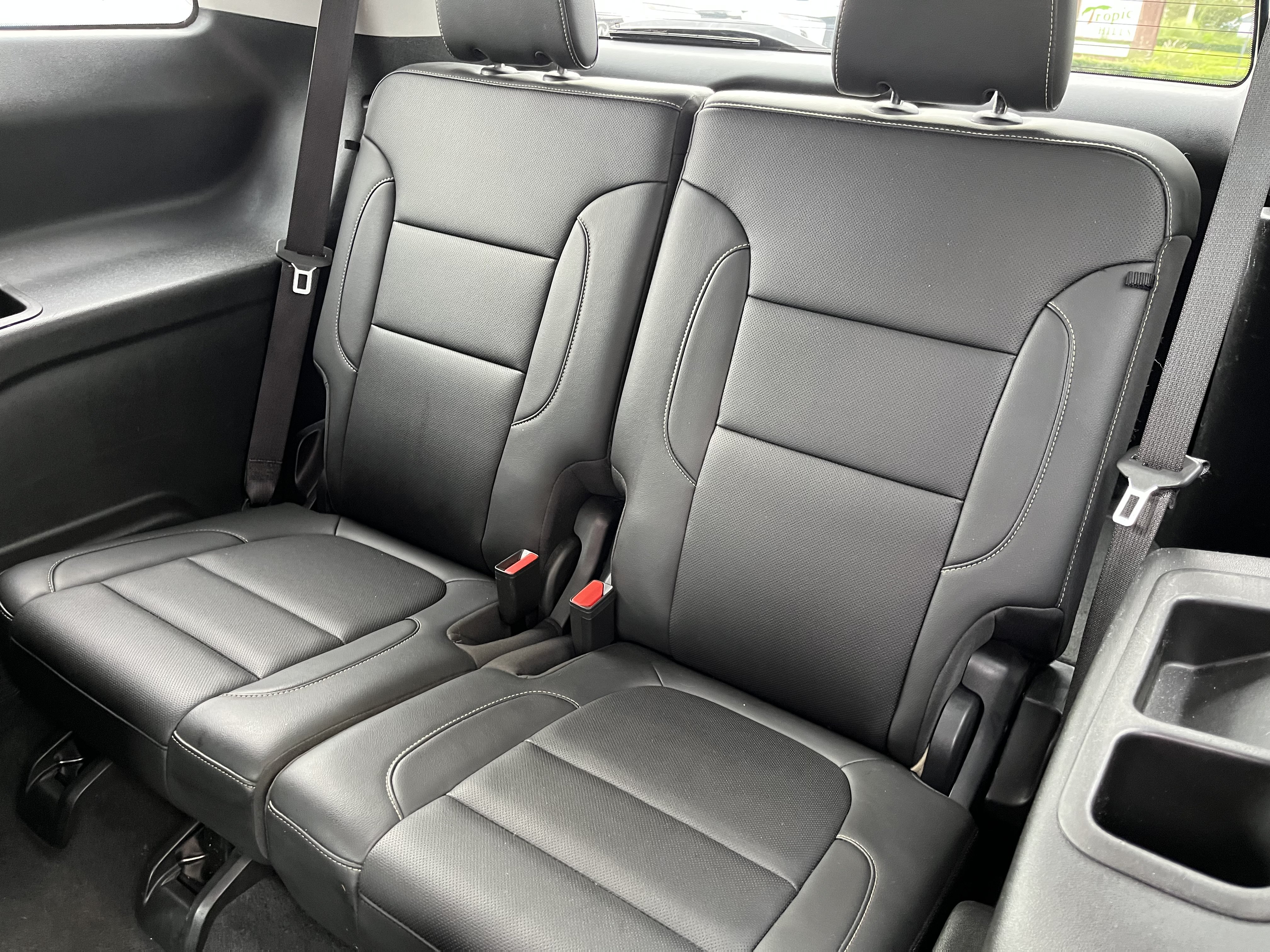 Used 2023 GMC Acadia SLT FWD image 16