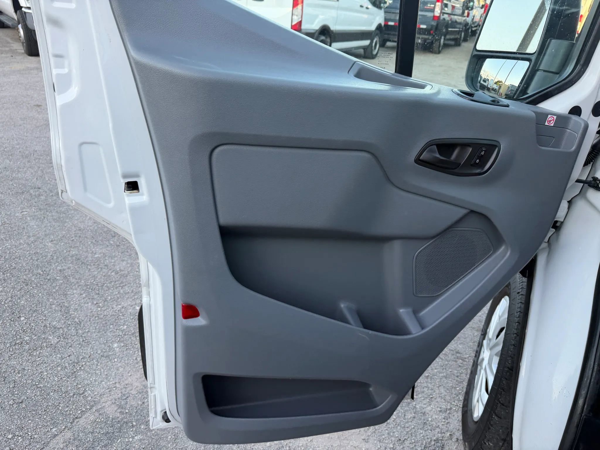 Used 2019 Ford Transit 350 XLT image 12