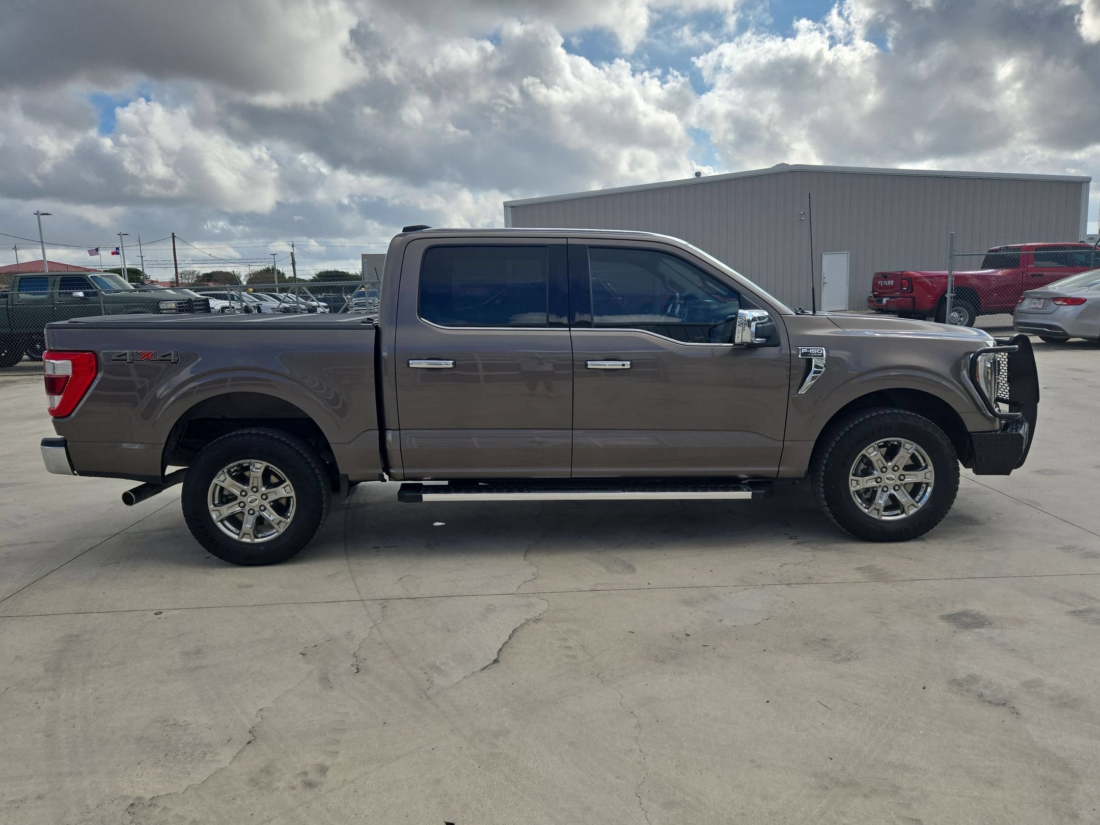 Used 2022 Ford F150 Lariat w/ Equipment Group 502A High AWD/4WD image 2