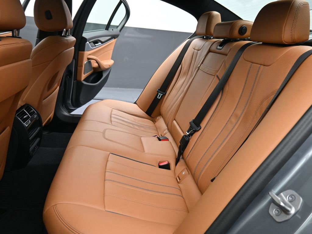 Used 2023 BMW 540i xDrive w/ M Sport Package image 17