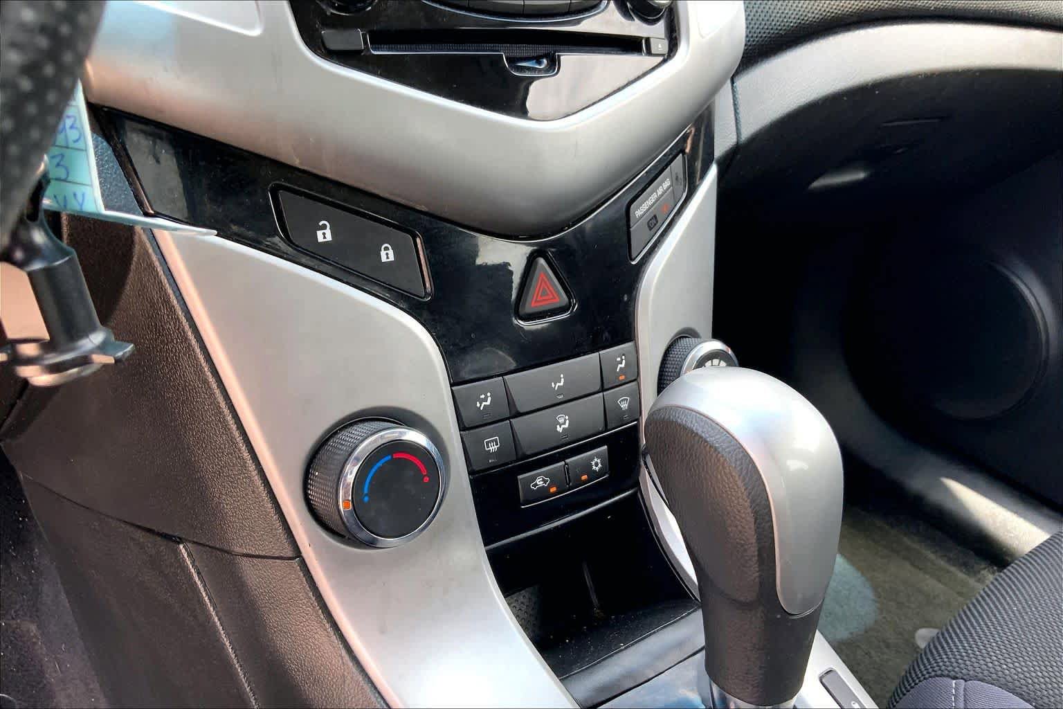 Used 2013 Chevrolet Cruze LT FWD image 34