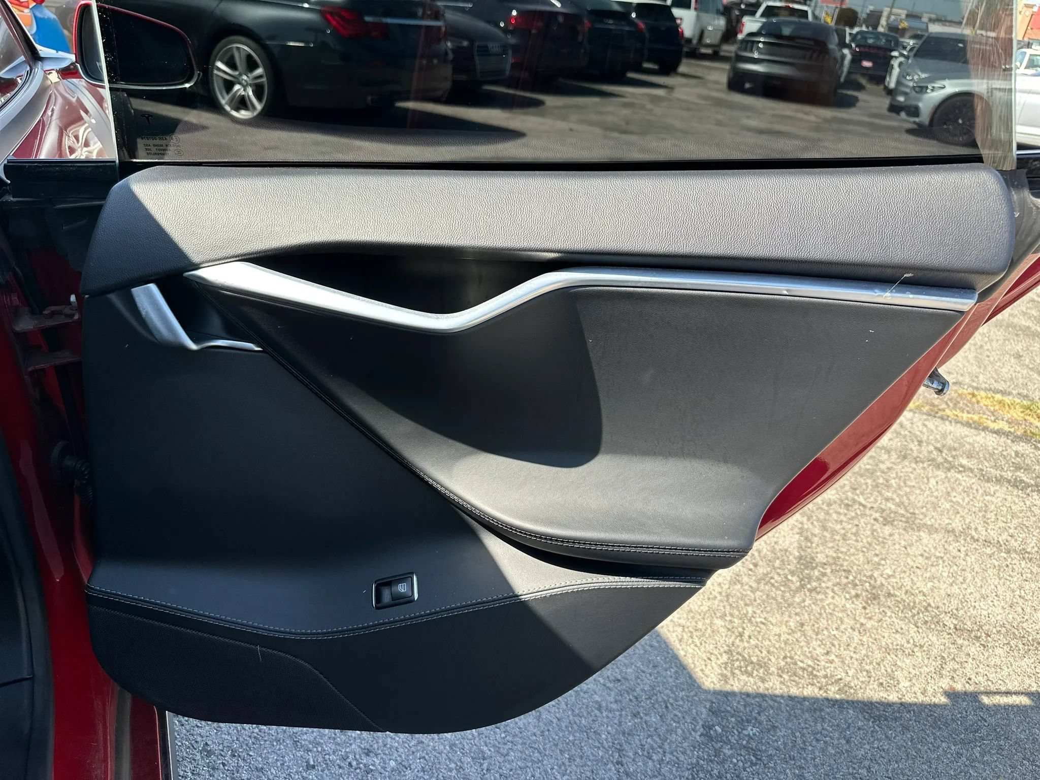 Used 2014 Tesla Model S 85 RWD image 23