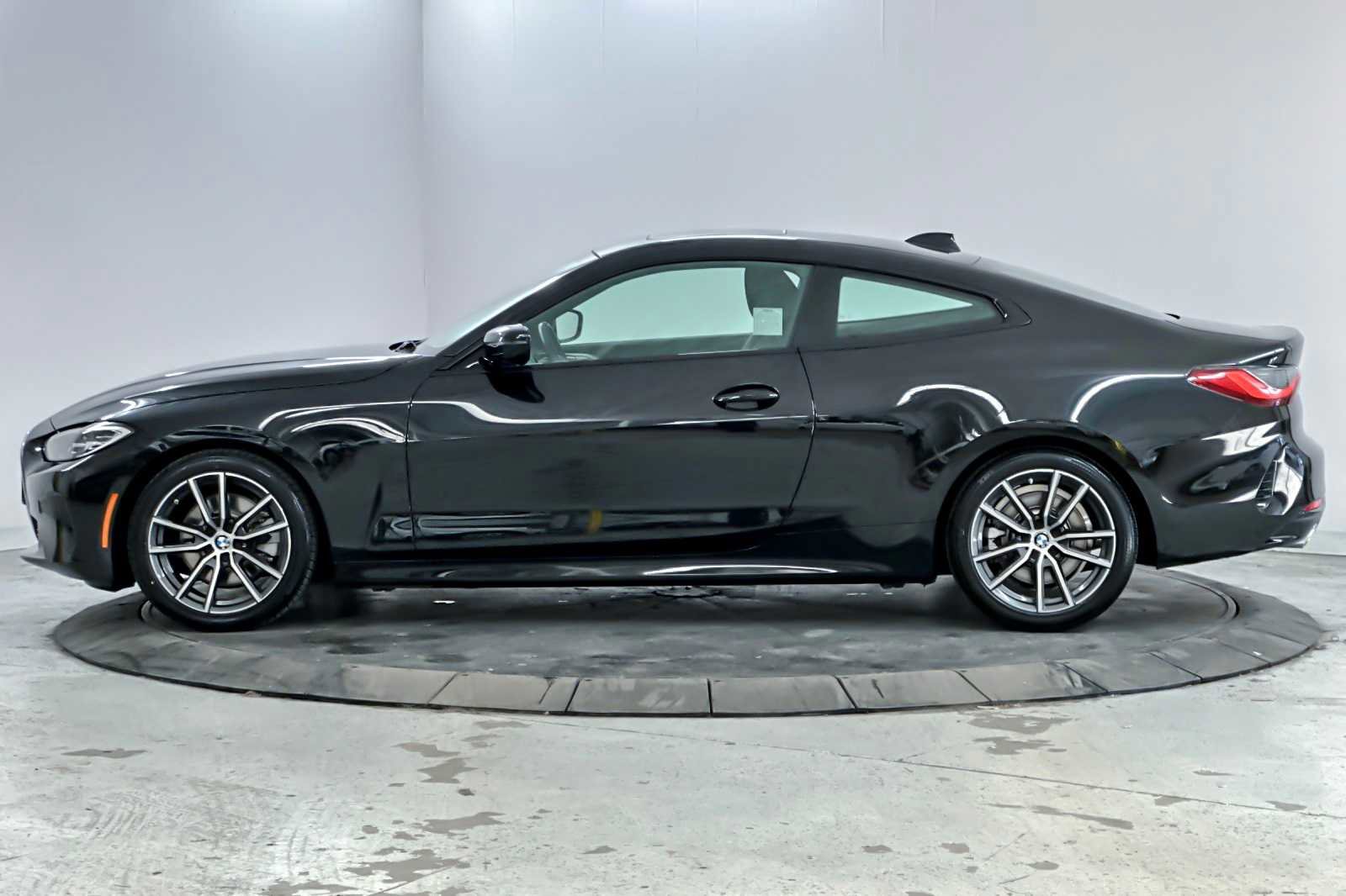 Used 2023 BMW 430i Coupe w/ Convenience Package image 5