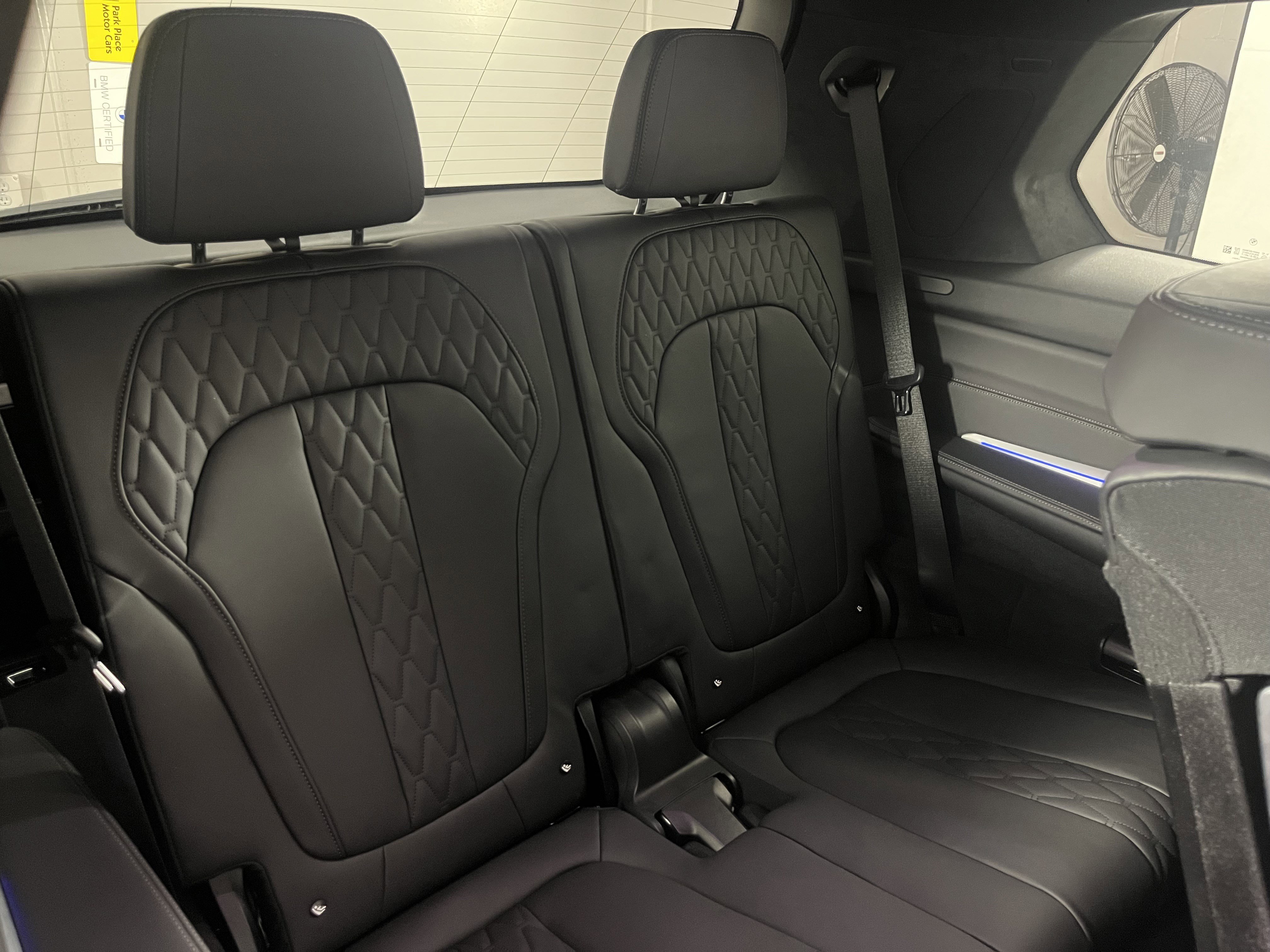 Used 2023 BMW X7 xDrive40i w/ M Sport Package image 27