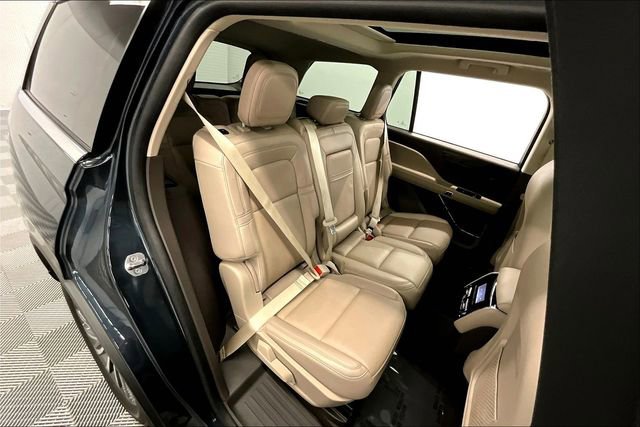 Used 2024 Lincoln Aviator Reserve AWD/4WD image 25