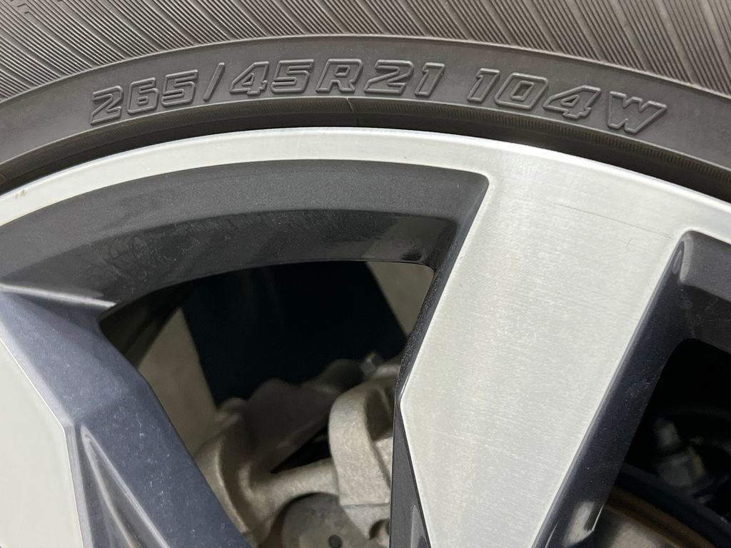 Used 2020 Volkswagen Atlas Cross Sport SE image 34