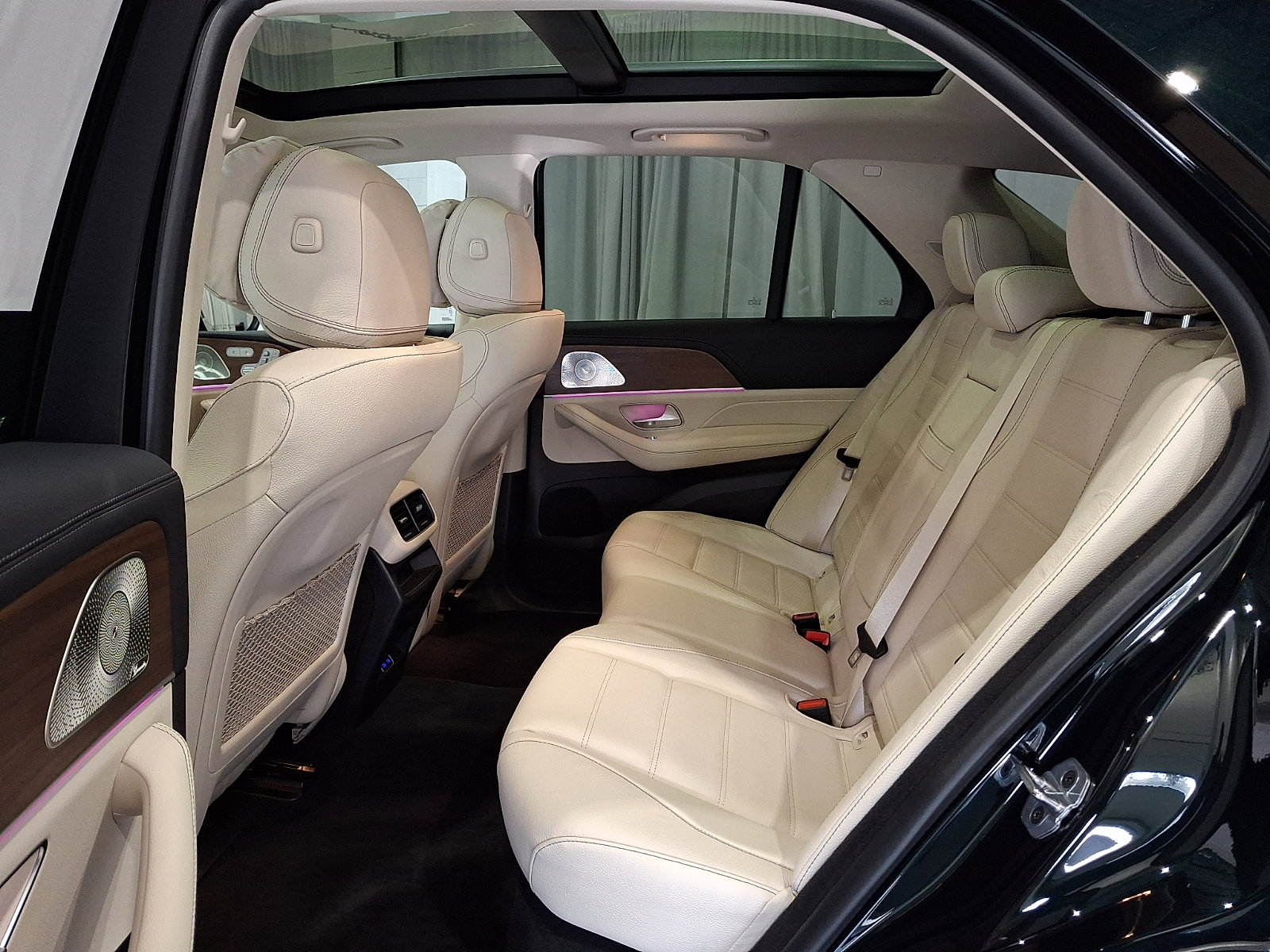 Used 2025 Mercedes-Benz GLE 450 4MATIC image 9