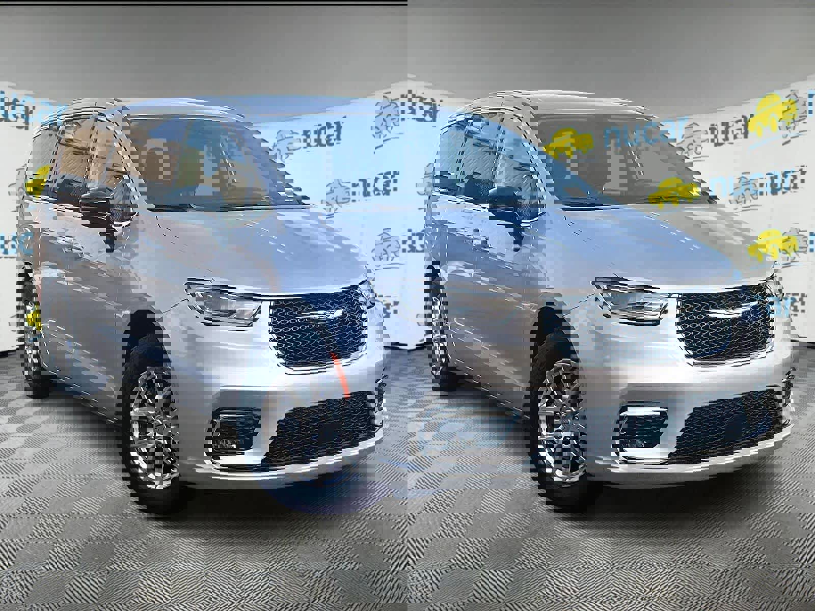 Used 2024 Chrysler Pacifica Touring-L