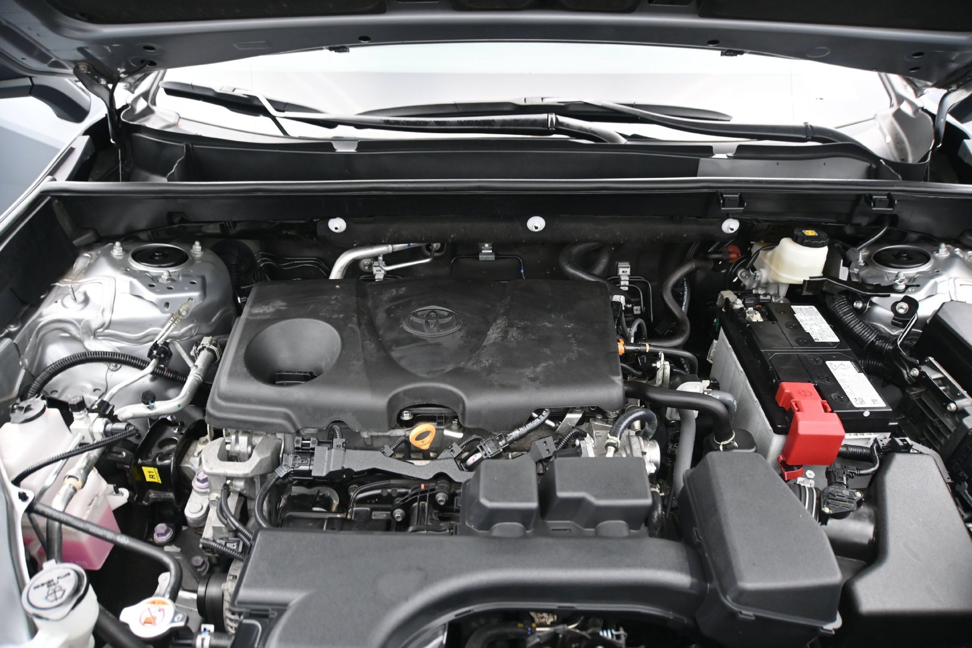 Used 2024 Toyota RAV4 LE AWD/4WD image 27
