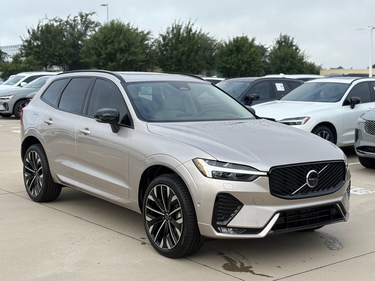 New 2026 Volvo XC60 B5 Ultra w/ Protection Package Premier AWD/4WD image 3