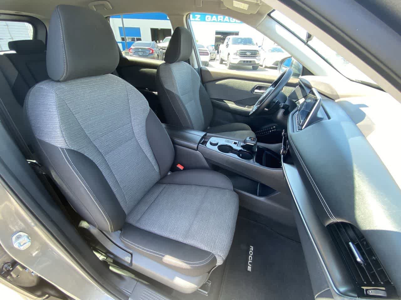 Used 2022 Nissan Rogue SV AWD/4WD image 23