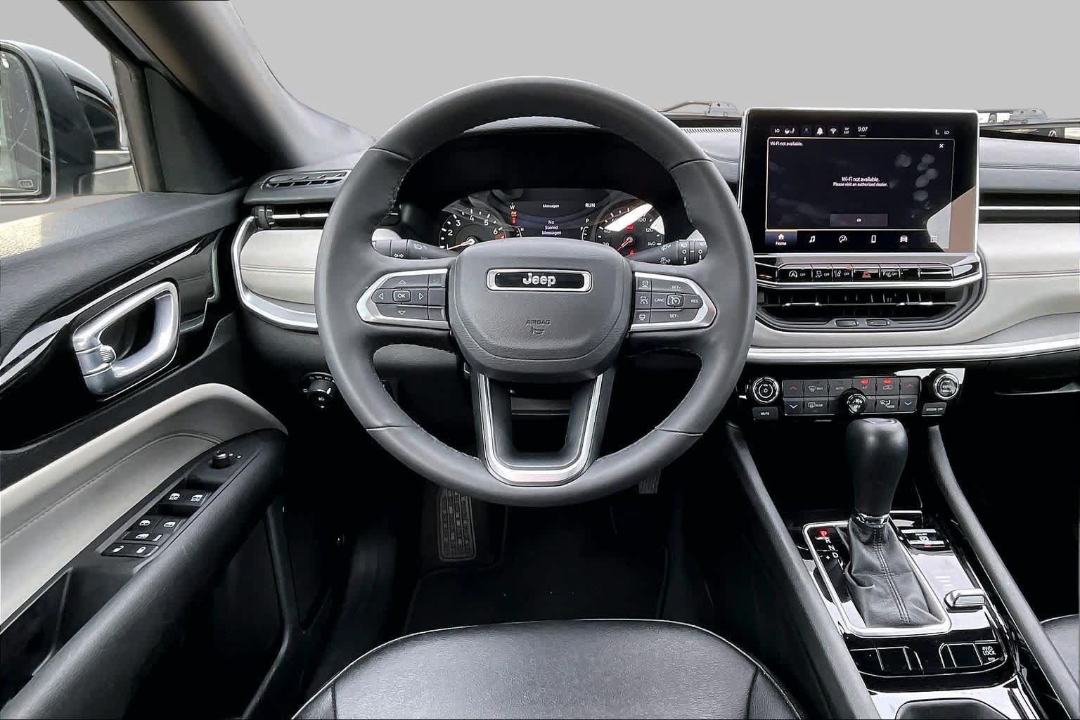 Used 2025 Jeep Compass Limited AWD/4WD image 5