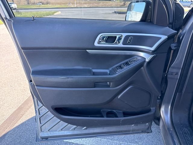 Used 2013 Ford Explorer XLT image 26