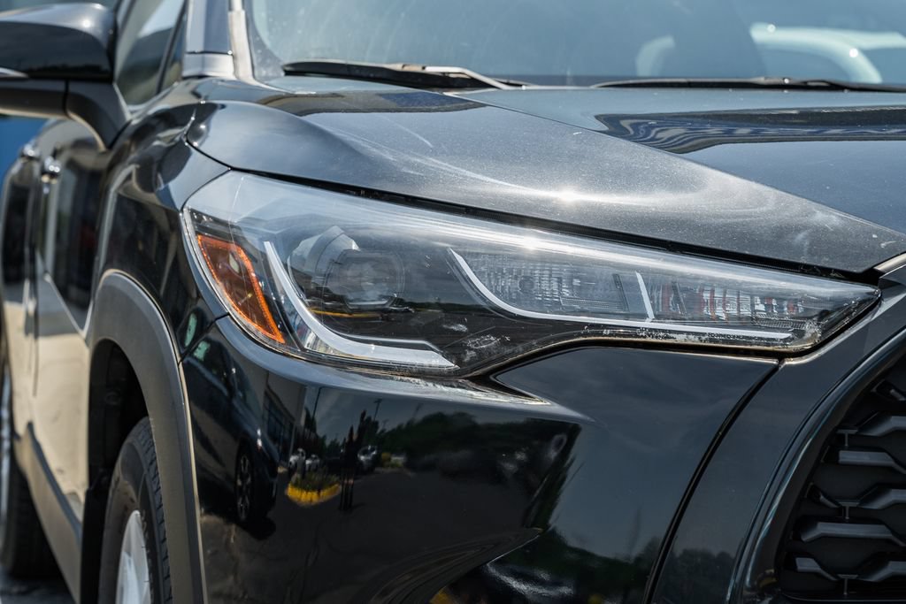 Used 2022 Toyota Corolla Cross LE AWD/4WD image 11