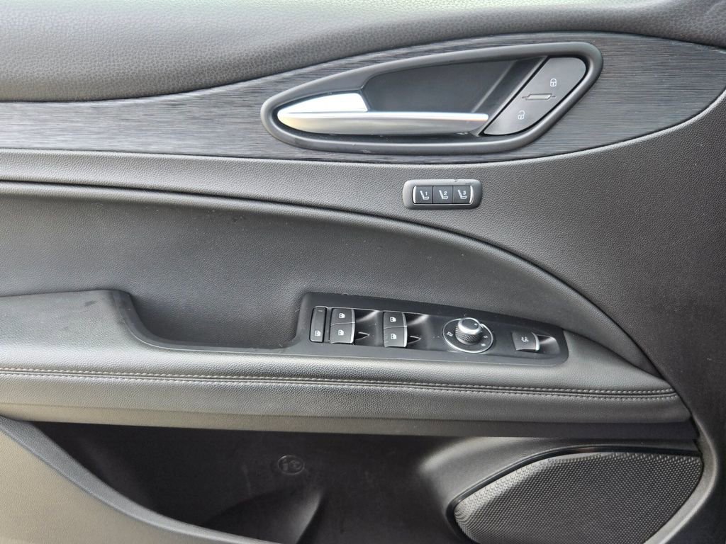Used 2024 Alfa Romeo Stelvio Sprint RWD image 27