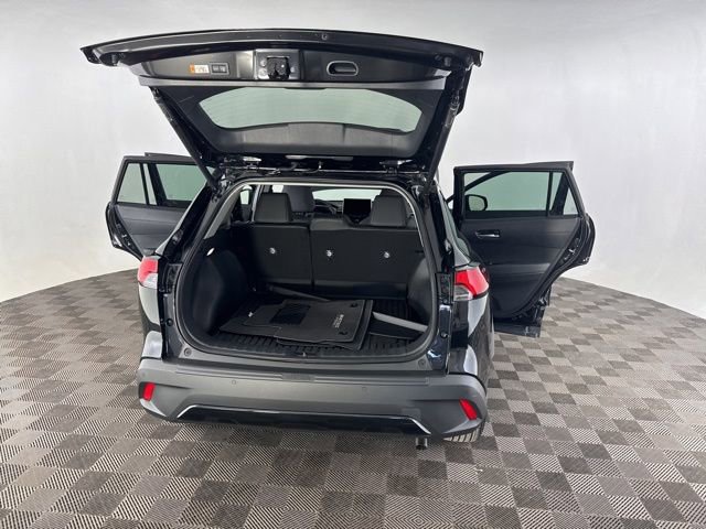 Used 2026 Toyota Corolla Cross XLE w/ Convenience Package image 15