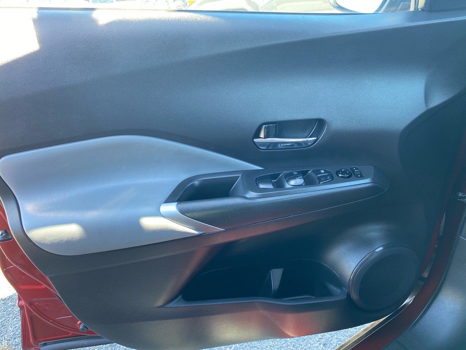 Used 2023 Nissan Kicks SR w/ SR Premium Package FWD image 14