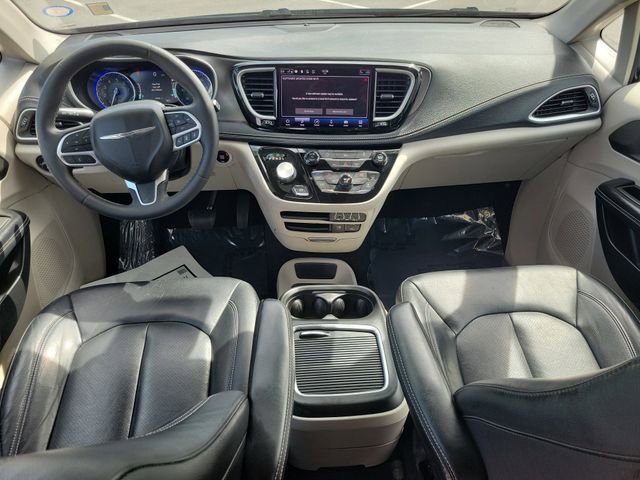 Used 2022 Chrysler Pacifica Touring-L AWD/4WD image 14