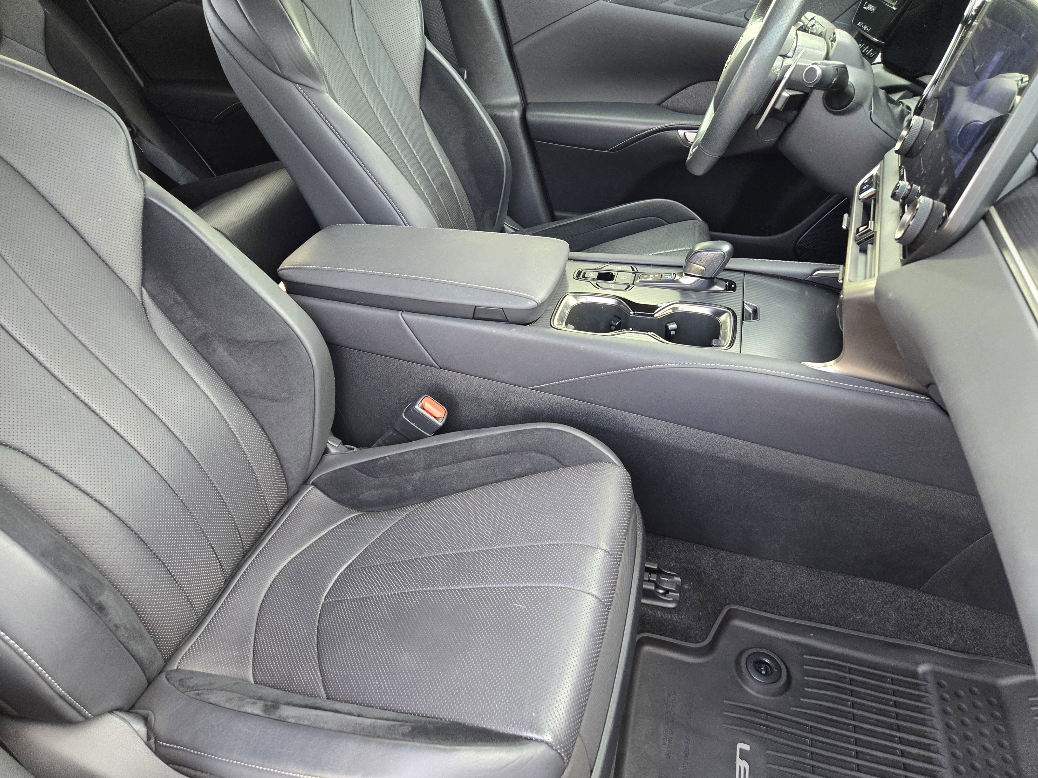 Used 2023 Lexus RX 500h F Sport image 17